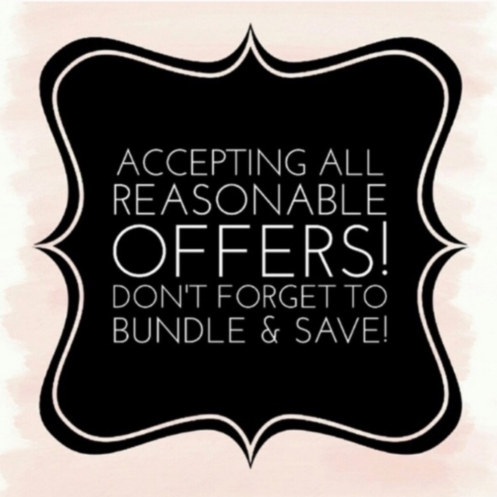 MAKE AN OFFER & BUNDLE BUNDLE BUNDLE ✨️ 💕